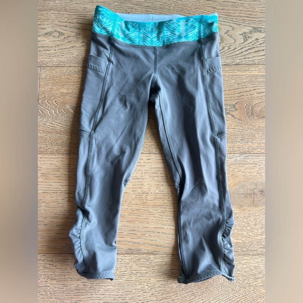Ivivva by Lululemon Cropped Leggings in Gray size 8